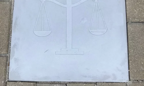 Nowoczesne oznakowanie przestrzeni miejskiej w Biłgoraju – nowe elementy małej architektury 